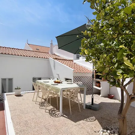 Casa Limoeiro * Αλμπουφέιρα